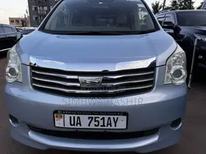 Toyota Noah 2011 Blue