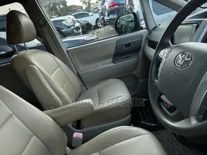 Toyota Noah 2011 Blue