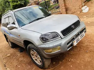 Toyota RAV4 1999 Silver