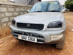 Toyota RAV4 1999 Silver