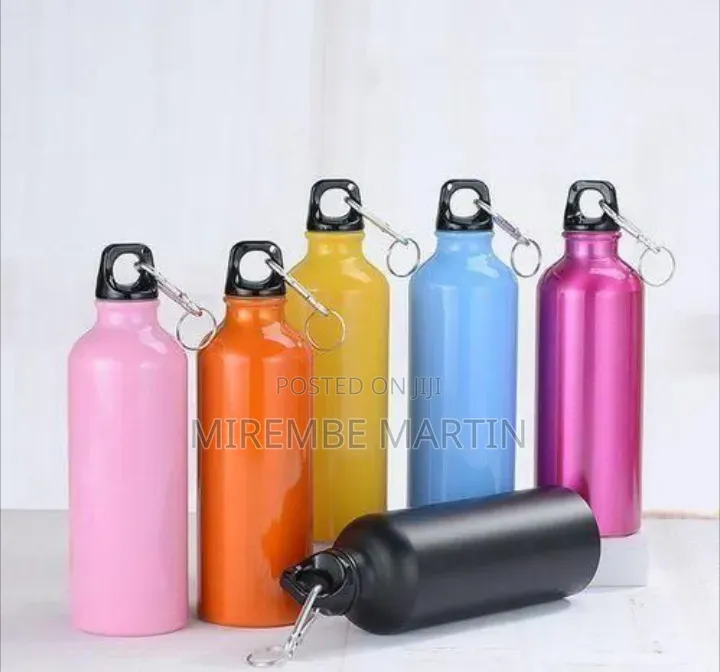 Sleek Metallic Sports Water Bottle With Carabiner Clip