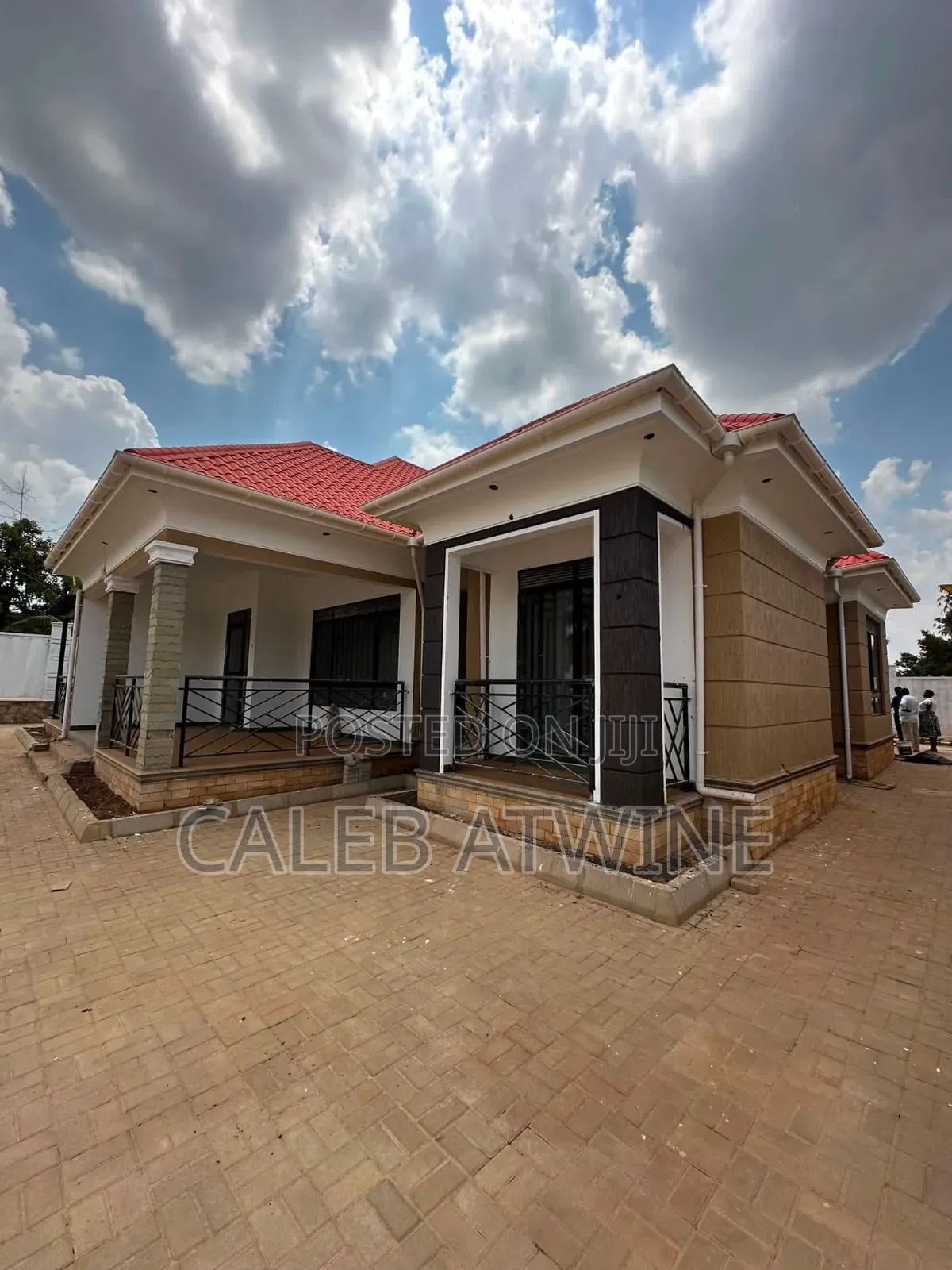 5bdrm Bungalow in Mawule Estate, Central Division for sale