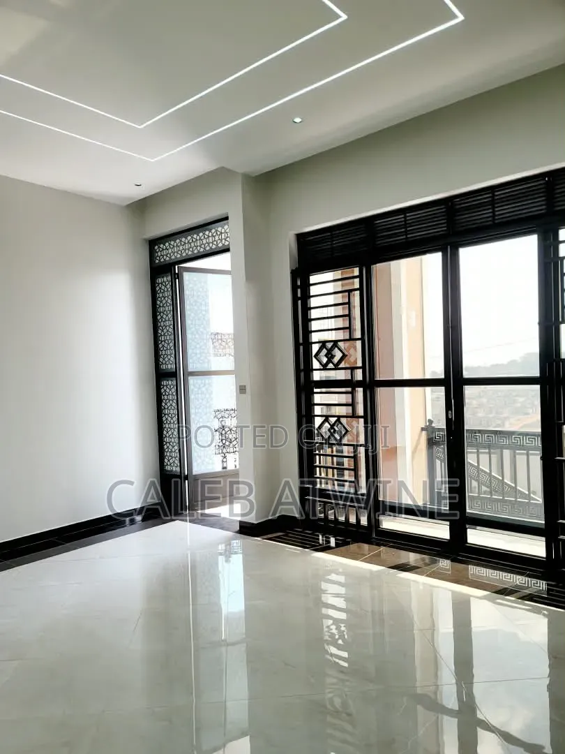 5bdrm Bungalow in Mawule Estate, Central Division for sale