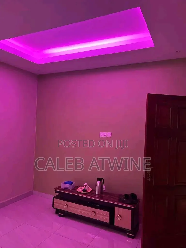 5bdrm Mansion in Nangabo Bamba Estate, Central Division for sale