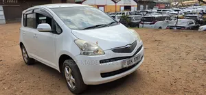 Toyota Ractis 2009 White