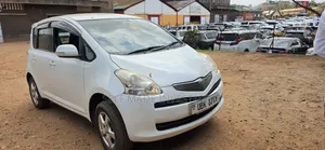 Toyota Ractis 2009 White