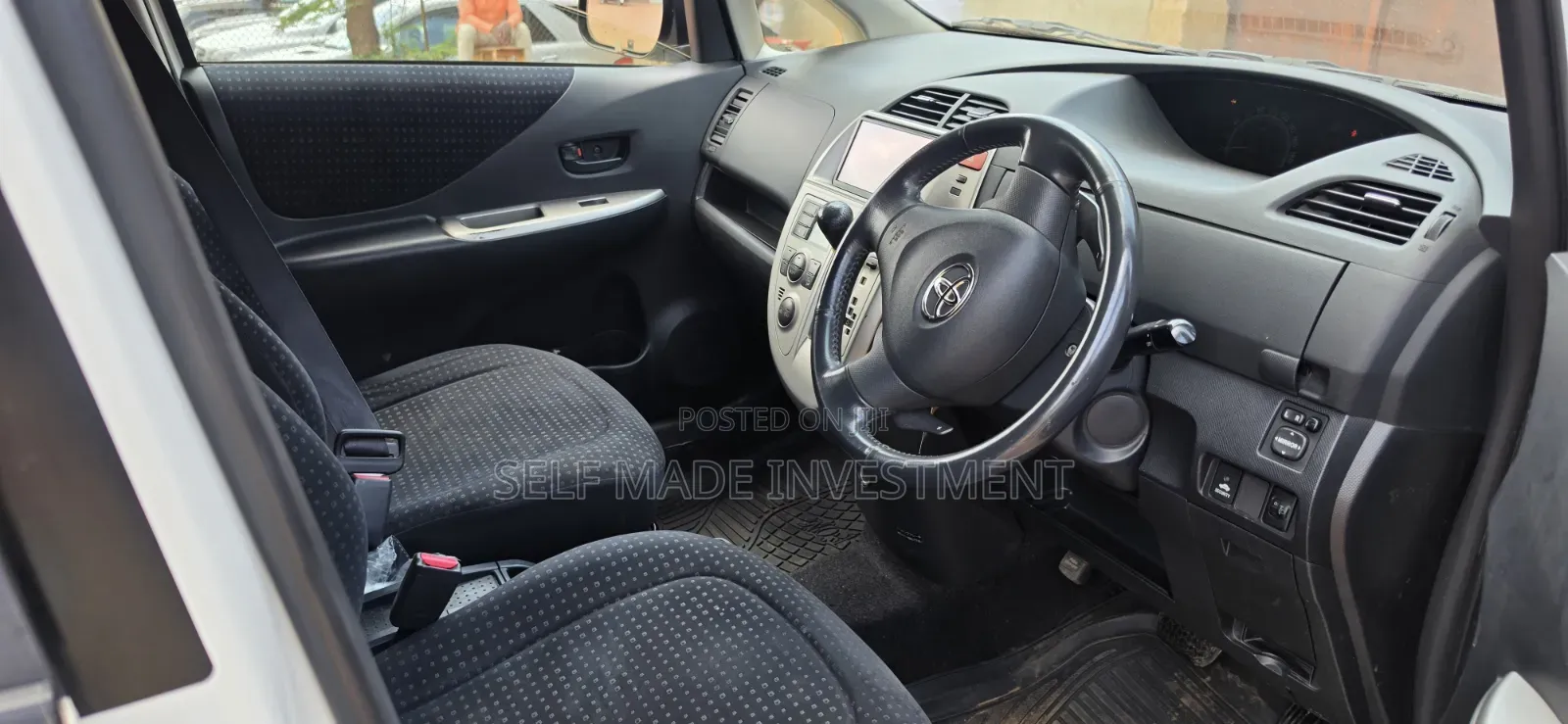 Toyota Ractis 2009 White