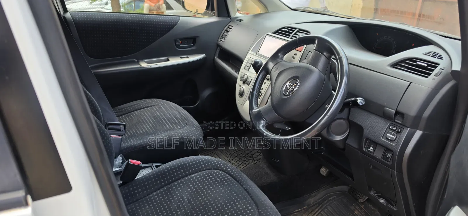 Toyota Ractis 2009 White