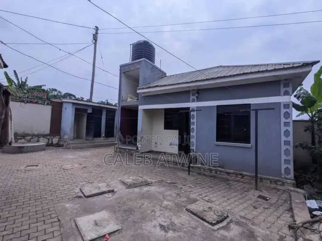 5bdrm Bungalow in Mayilikiti Estate, Central Division for sale