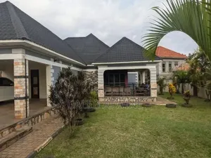 5bdrm Bungalow in Mayilikiti Estate, Central Division for sale