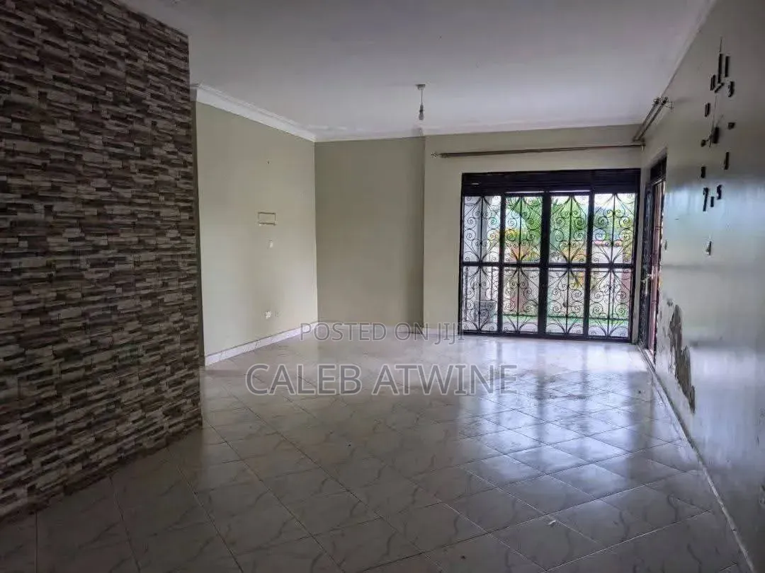 5bdrm Bungalow in Mayilikiti Estate, Central Division for sale