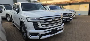 Toyota Land Cruiser 2023 White