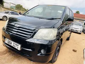 Toyota Noah 2003