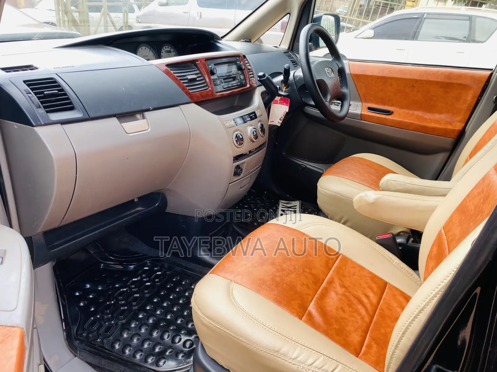 Toyota Noah 2003