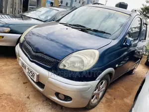 Toyota Fun Cargo 2002 Blue