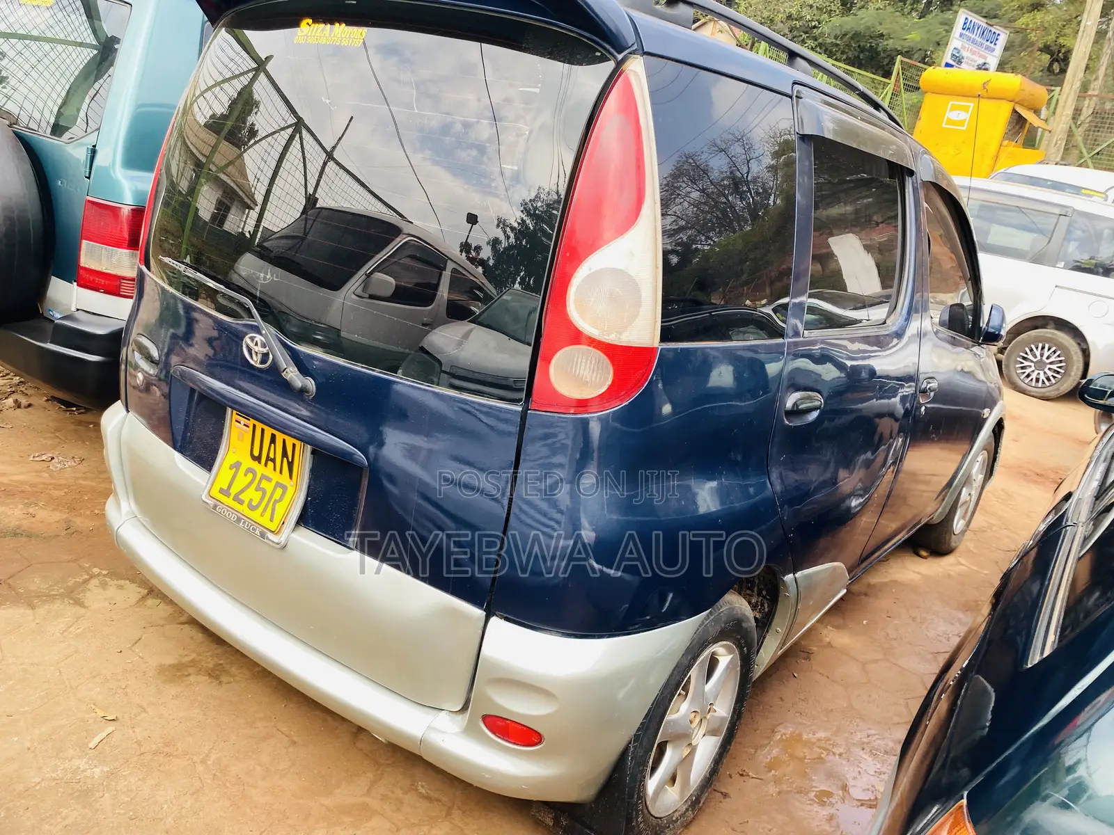 Toyota Fun Cargo 2002 Blue