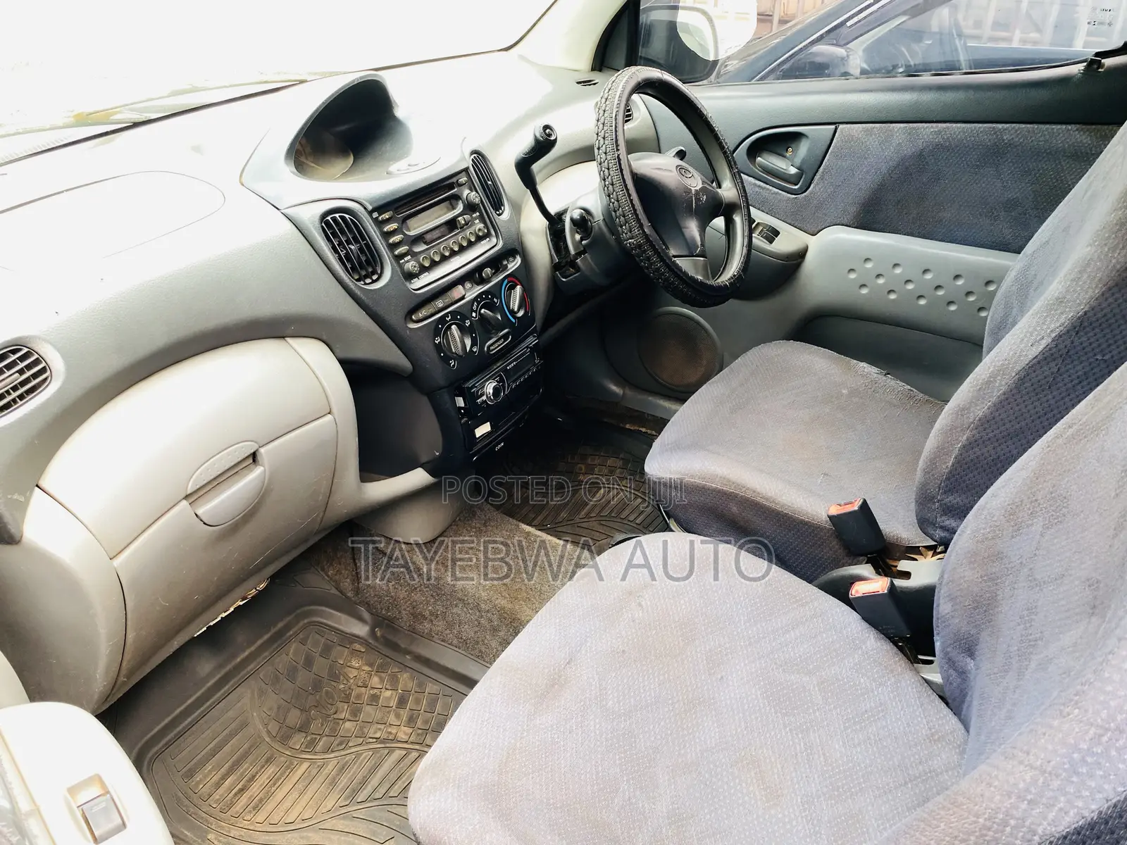 Toyota Fun Cargo 2002 Blue