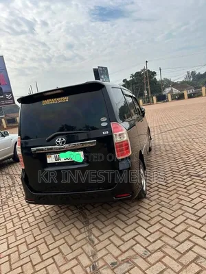 Toyota Noah 2010 Black