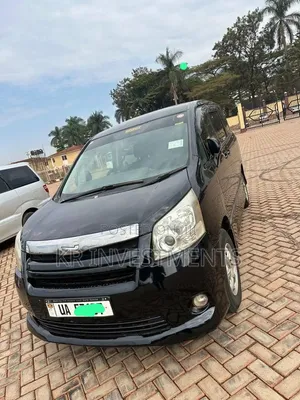 Toyota Noah 2010 Black