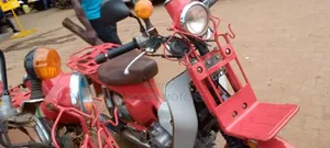 Suzuki 2000 Red