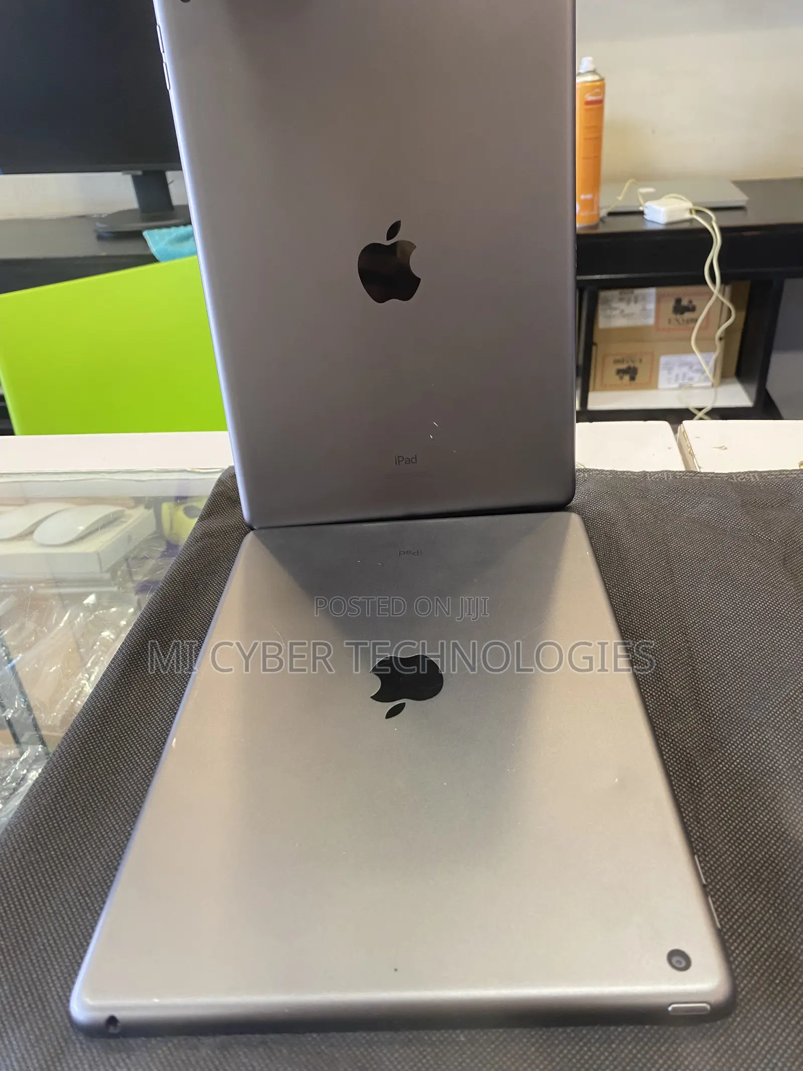 New Apple iPad 10.2 (2021) 16 GB Gray