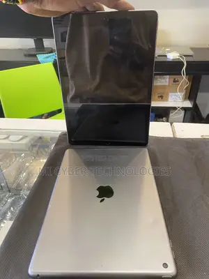 New Apple iPad 10.2 (2021) 16 GB Gray
