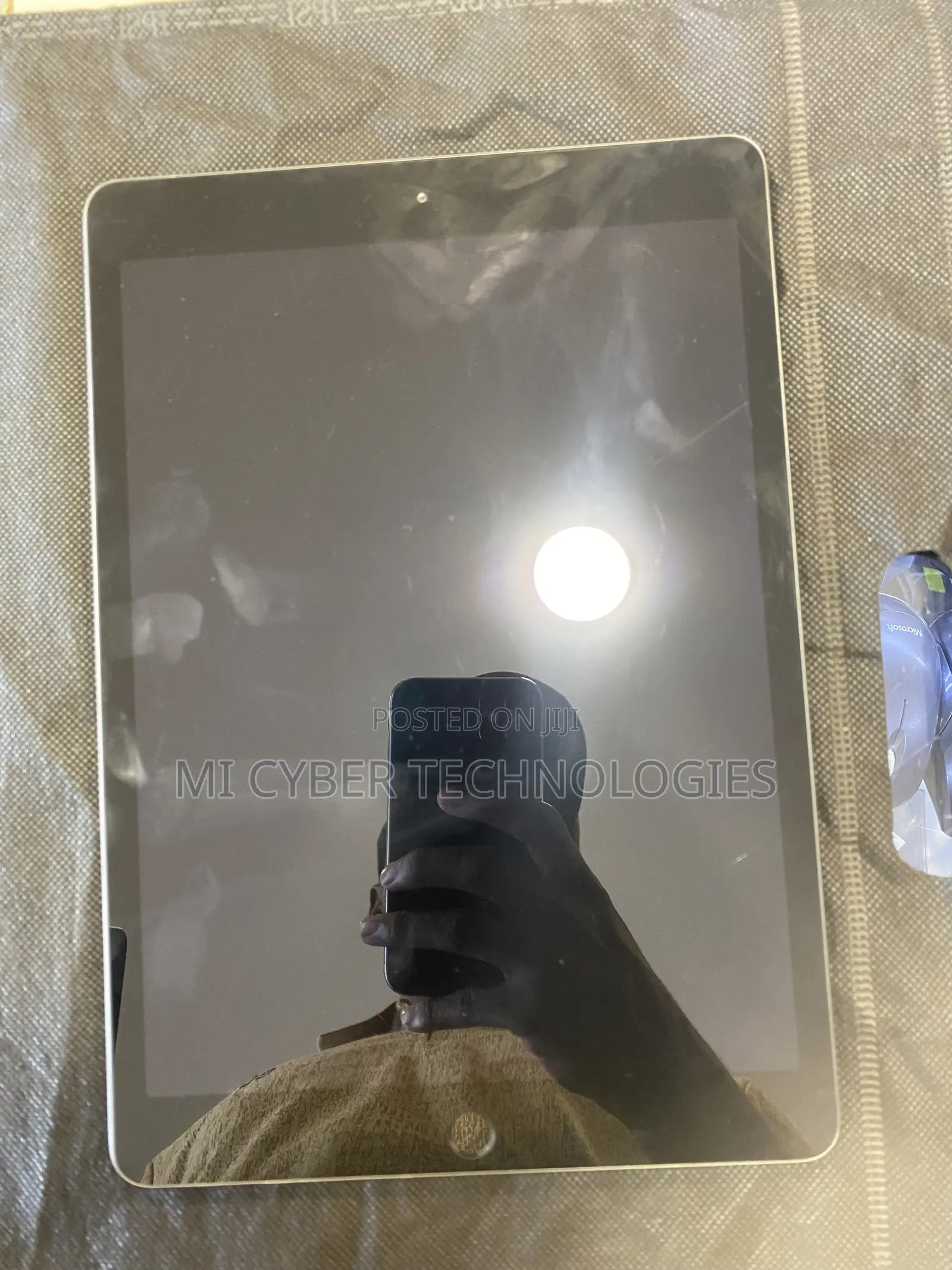 New Apple iPad 10.2 (2021) 16 GB Gray