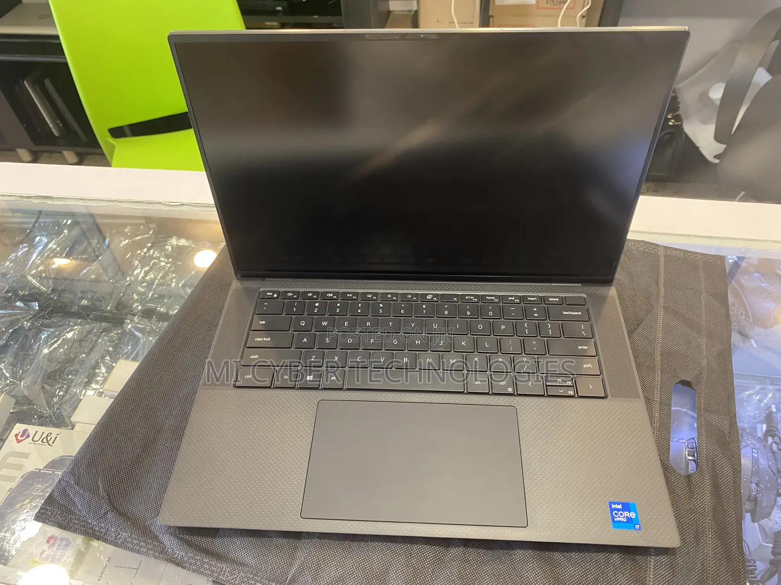 New Laptop Dell Precision 15 3520 16GB Intel Core i7 SSD 1T