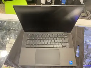 New Laptop Dell Precision 15 3520 16GB Intel Core i7 SSD 1T
