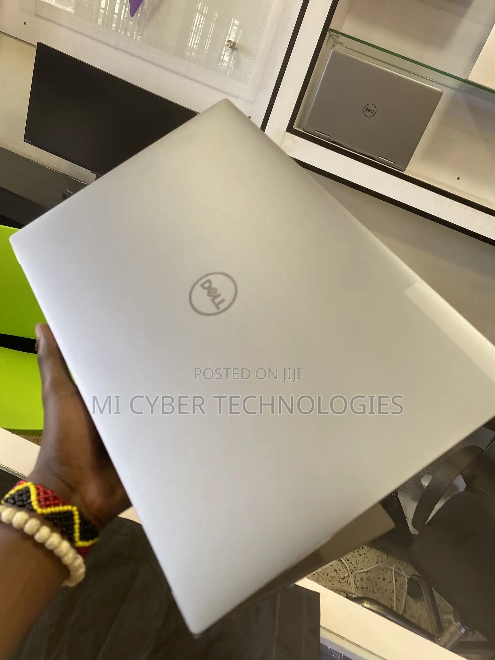 New Laptop Dell Precision 15 3520 16GB Intel Core i7 SSD 1T