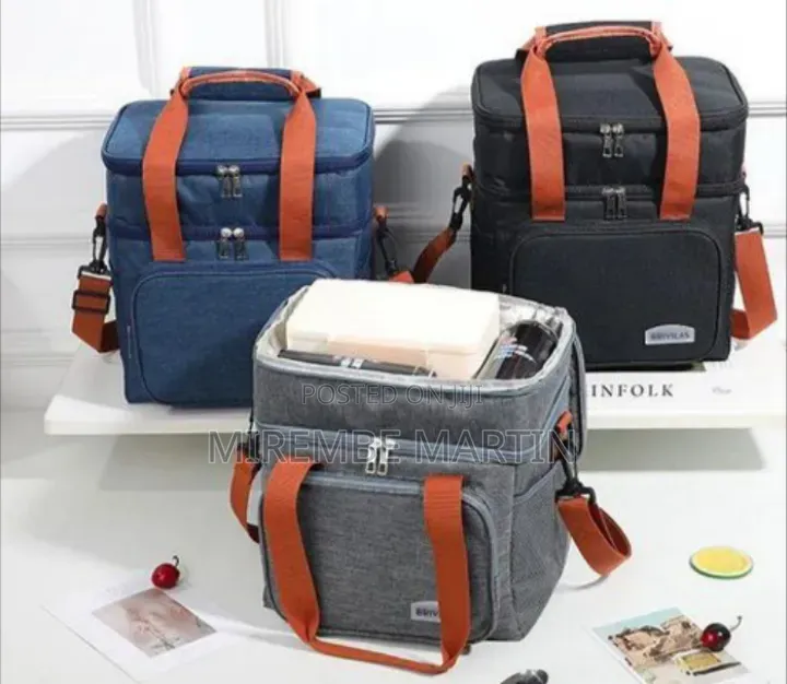 Insulated Dual-Compartment Lunch Cooler Bag With Shoulder Strap