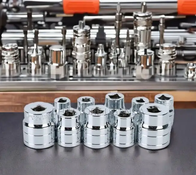 121pc Socket Wrench Tool Kit