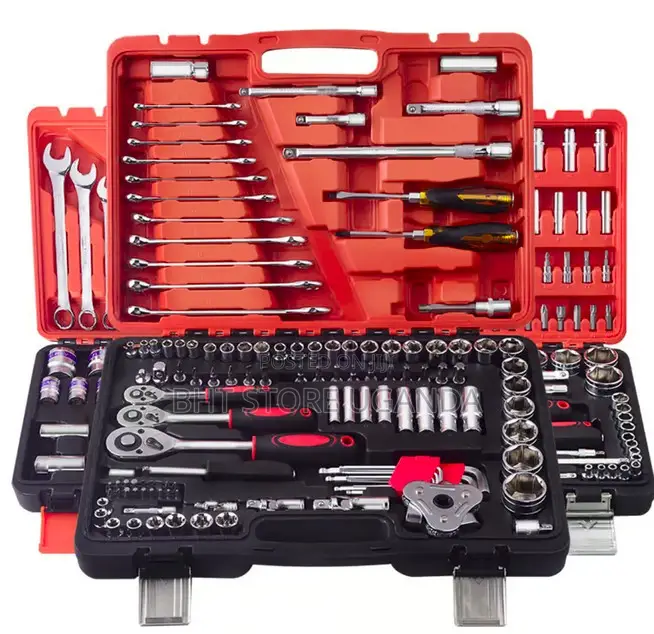 121pc Socket Wrench Tool Kit