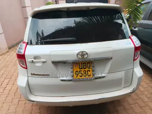 Toyota Vanguard 2008 White