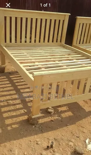 4by6 Wooden Bed in a Perfect State Available for Sale