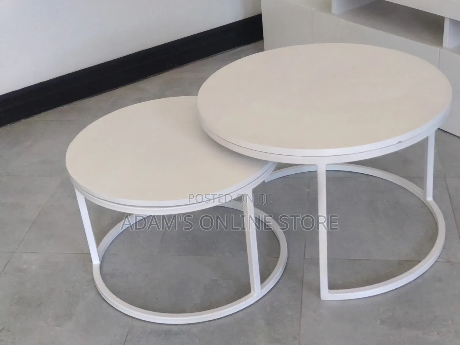 White Round Metal Center Table/Stools