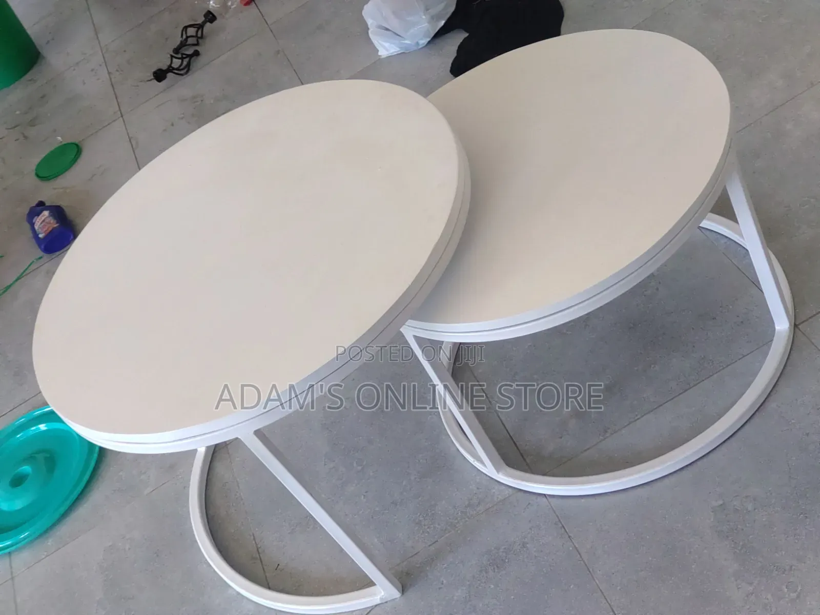 White Round Metal Center Table/Stools