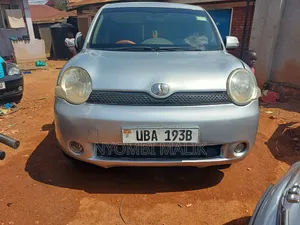 Toyota Sienta 2006 Silver