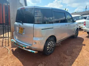 Toyota Sienta 2006 Silver