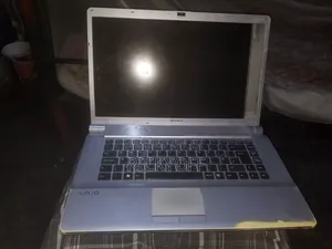 Laptop Sony VAIO E14133CN 8GB Intel Core i3 HDD 350GB