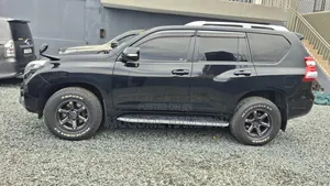 Toyota Land Cruiser Prado 2016 Black