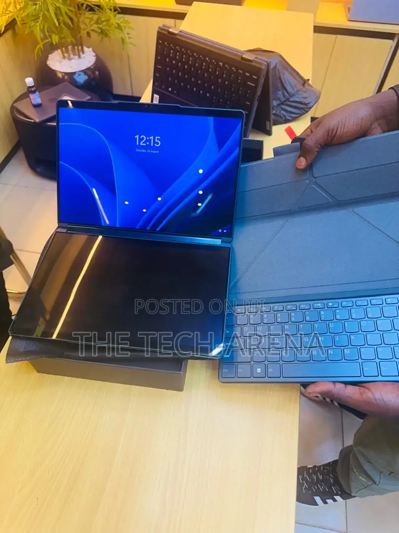 New Laptop Lenovo Yoga Book 9i 16GB Intel Core i7 SSD 512GB