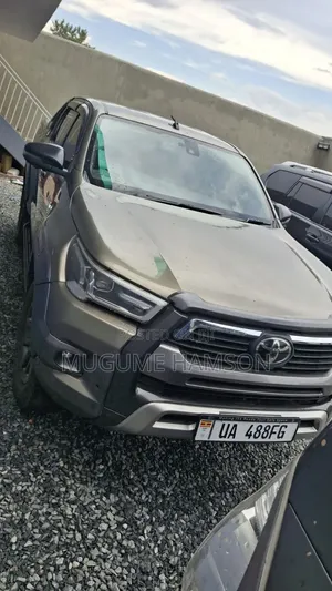 Toyota Hilux 2022 Silver