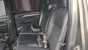 Toyota Hilux 2022 Silver