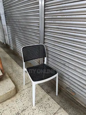 Stackable Whitic and Black Plastic Chairs Plastic Chairs