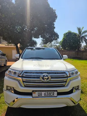 Toyota Land Cruiser 2016 White