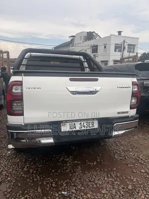 Toyota Hilux 2018 White