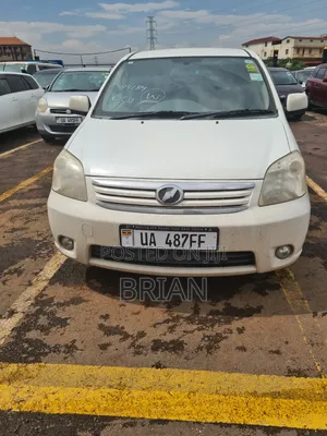 Toyota Raum 2011 White