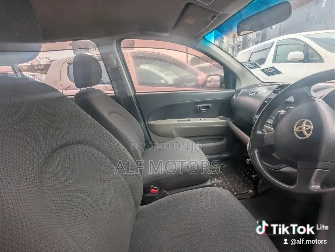 Toyota Passo 2008 Silver