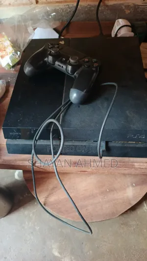 Play Station 4